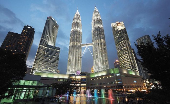 tòa tháp đôi Petronas