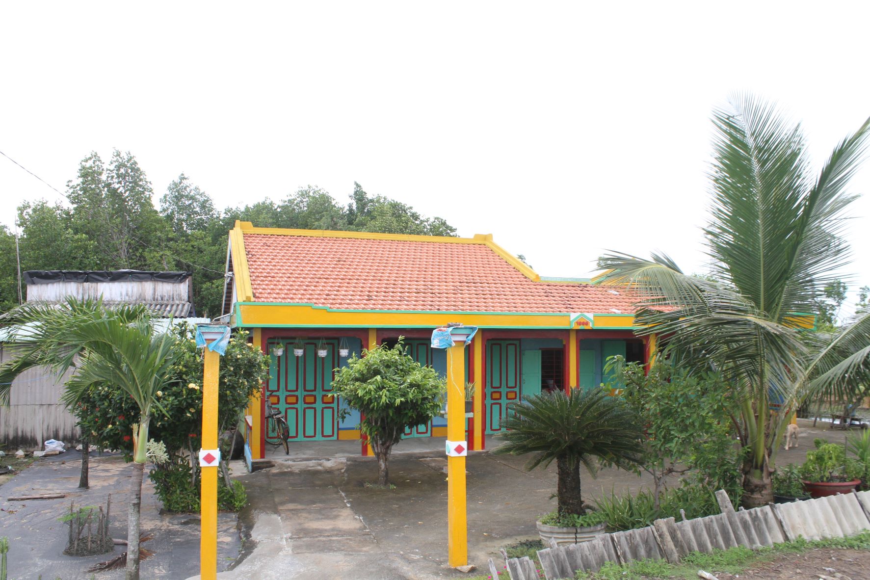 Căn nhà nổi nhất đảo Thiềng Liềng.