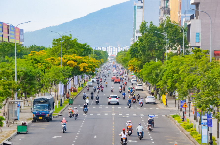 Có nhiều phương tiện để đến du lịch Đà Nẵng.
