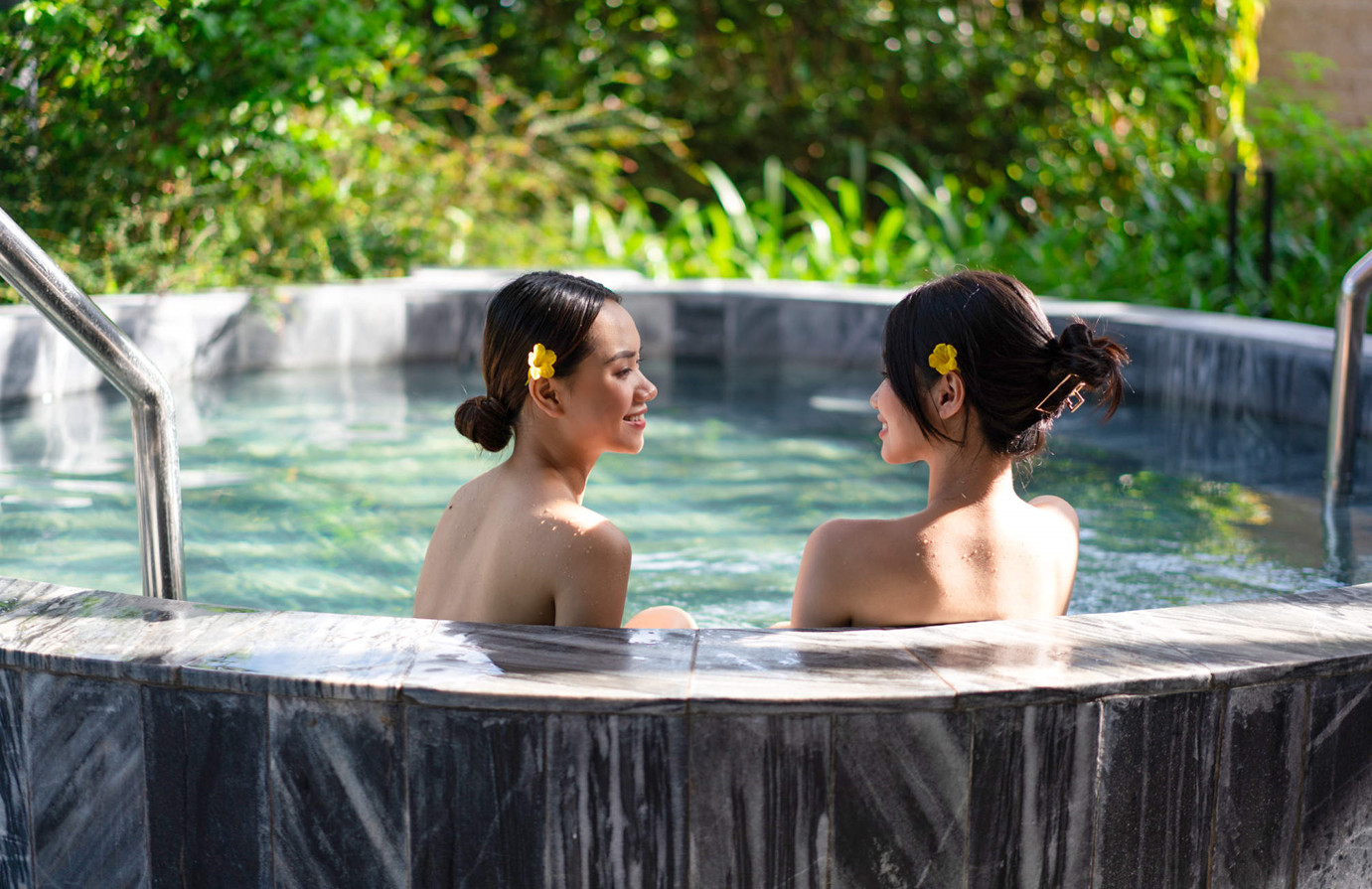 Suối nước khoáng Bình Châu.