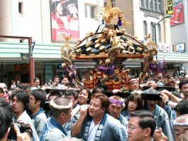 Lễ hội đường phố ở Kanazawa Nhật Bản