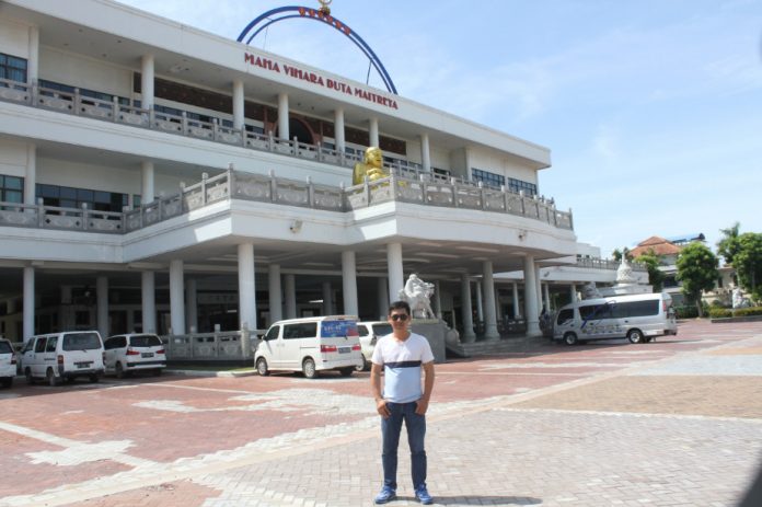 Thăm chùa Di Lặc Maha Vihara Duta tại đảo Batam Indonesia